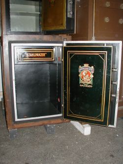 Hessel Dreadnought Stahlpanzer Tresor Antik